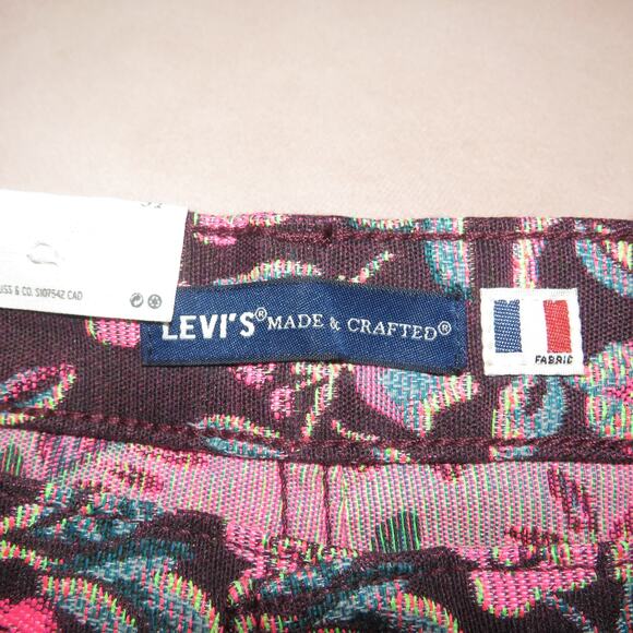 Levi’s Made & Crafted Safari Tapestry Barrel High Rise Pants - Picture 9 of 15